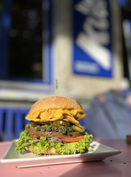 Vegan burger at Neue Republik Reger, Berlin 