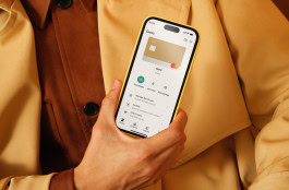 Person holding phone with open N26 app 