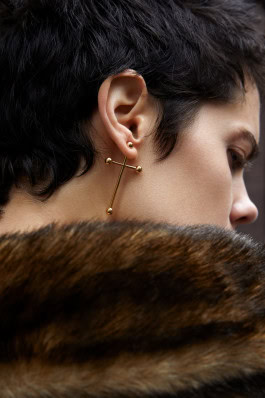 Woman in jewelry by Avgvst Jewelry