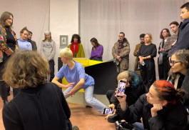 art performance in one of the artist residencies in Berlin - SomoS